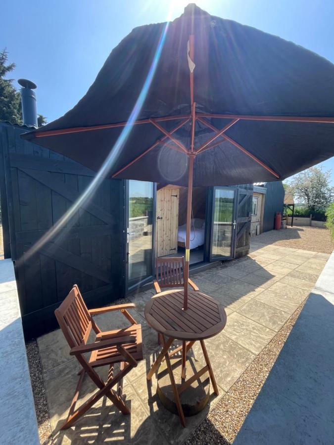 Henny Riverside Glamping Sudbury  Extérieur photo